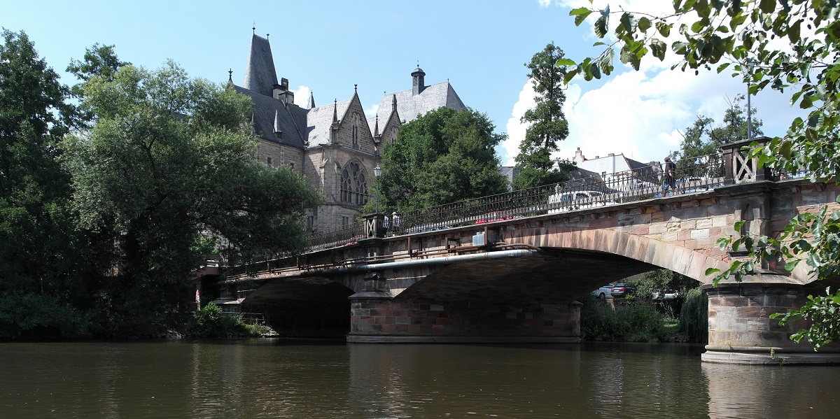 Weidenhäuser Brücke mit alter Philipps Universität Marburg